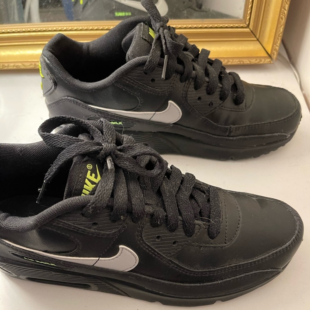 Nike air max 90 size 8 barely worn